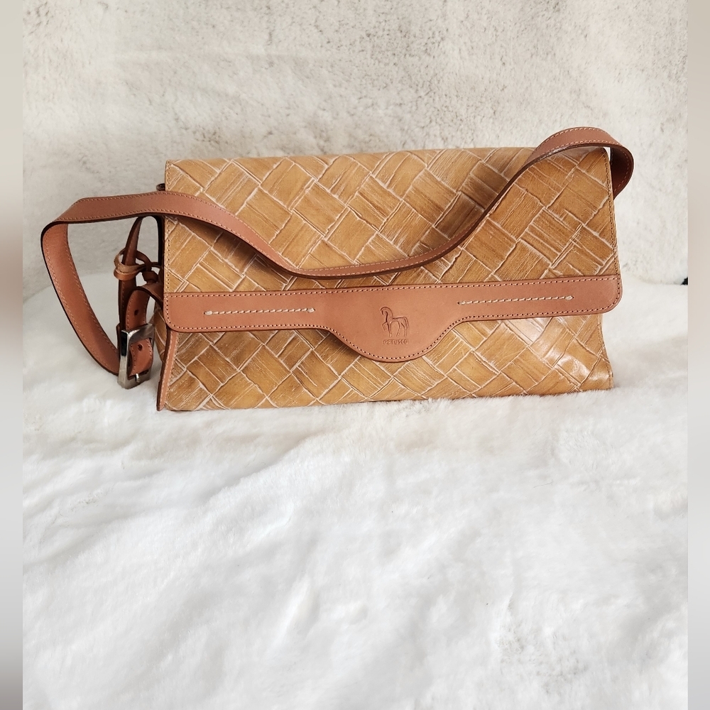 Never Used Vintage Petusco handbag